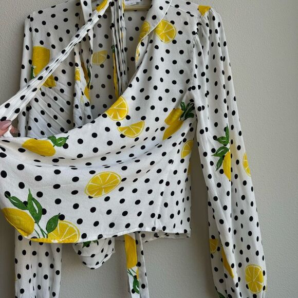 Lovers + Friends Mikayla Lemon Polka Dot Balloon Sleeve Wrap Blouse Size Small - Picture 3 of 9